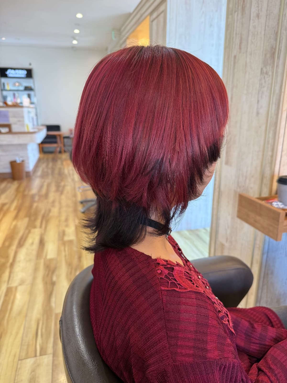 デザインカラー×ウルフカットで印象を変えたい40代へ｜高知県高知市Riv. by fleur amiの施術事例と選び方