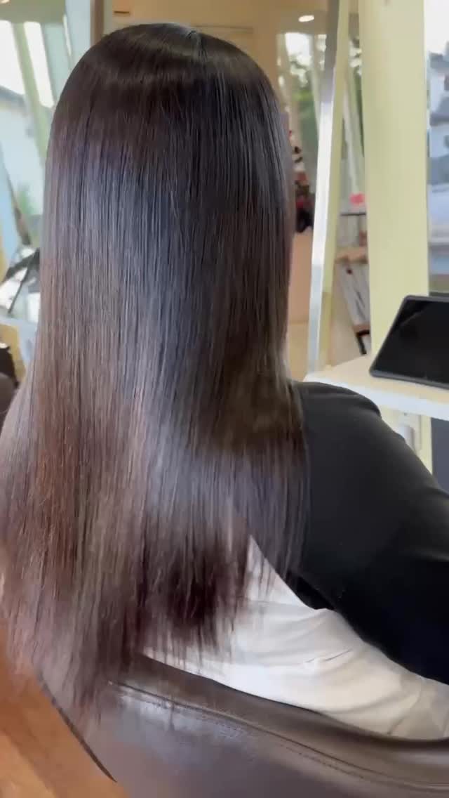 艶のあるロングストレートを叶える髪質改善トリートメント|高知県香南市fleuramiの大人女性向け施術事例