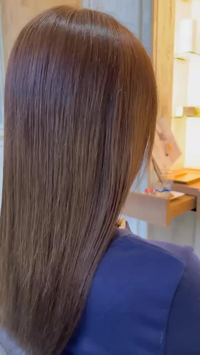 高知市でツヤストレートロングを叶える髪質改善トリートメント|長さを活かしたヘアケアの選び方