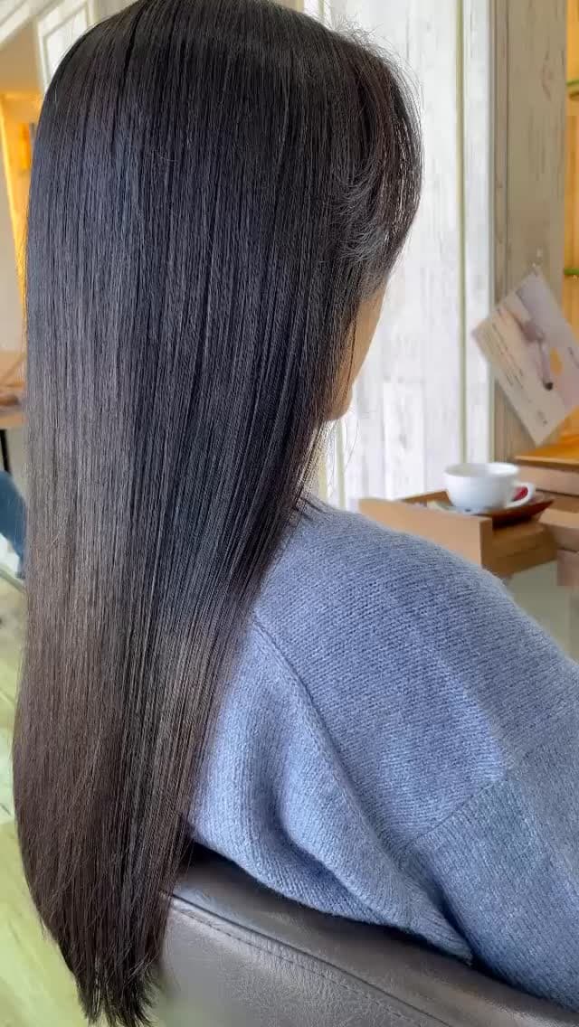 ツヤストレートロングヘアを叶えるには何が必要?|高知県高知市の美容室Riv. by fleuramiの髪質改善施術事例と選び方