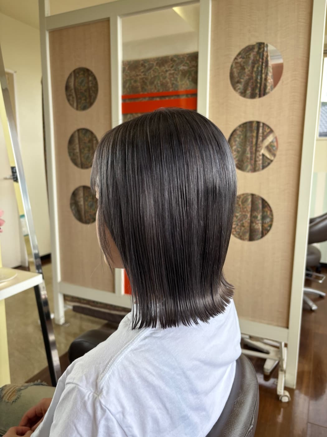 大人女性こそ試したい「シルバーカラー×ダブルカラー」って実際どんな仕上がり?