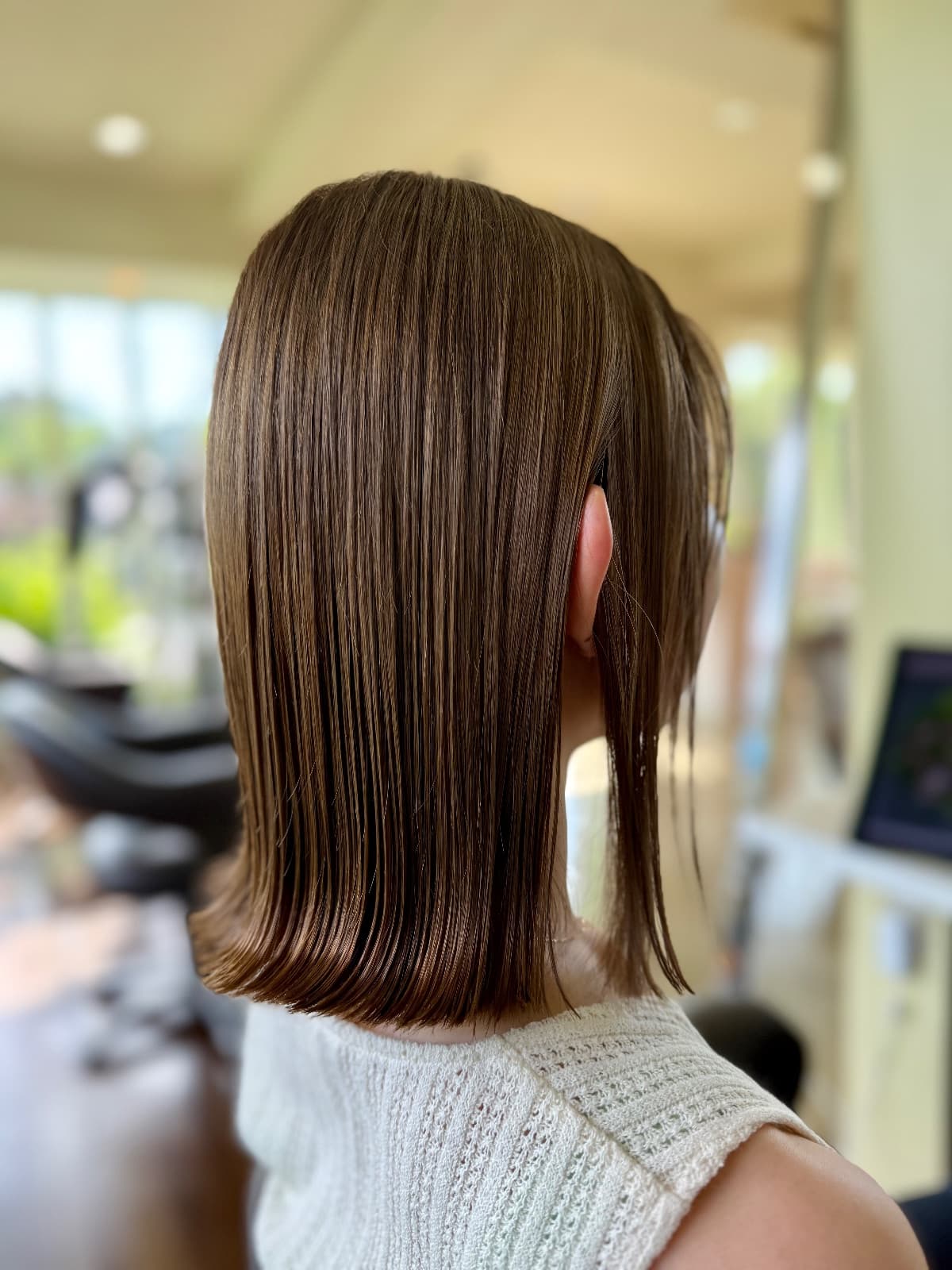 切りっぱなしボブ×Wカラーで仕上がりを重視する|香南市の30代女性がサロンを選ぶ基準