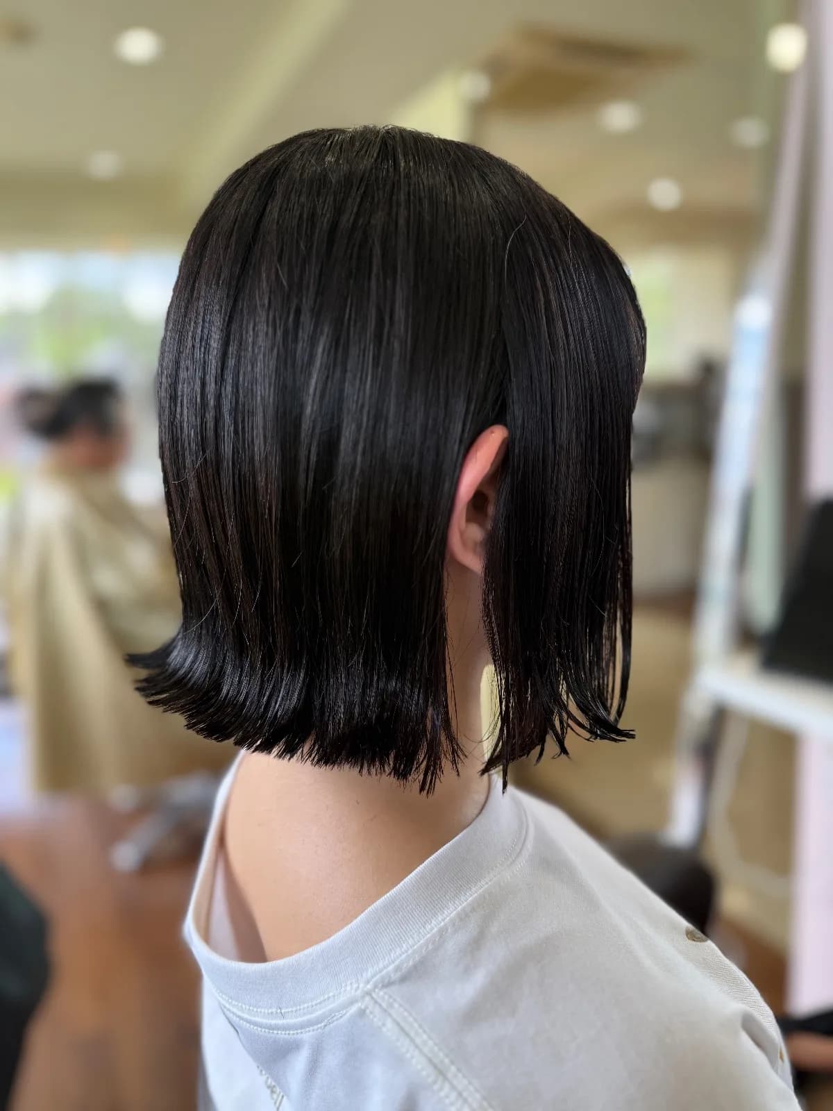 香南市で黒髪の切りっぱなしボブを選ぶ前に知っておきたいこと|20代から大人まで似合わせるポイント