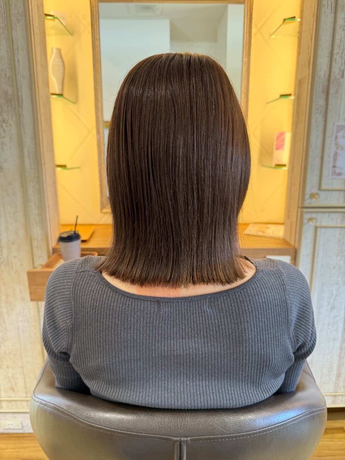 透明感カラーで艶のあるストレートミディアムを叶えるには|高知県香南市fleuramiの40代向け施術事例