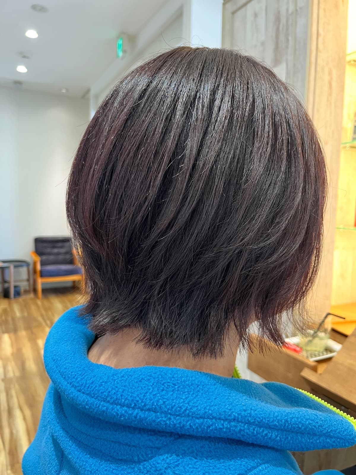 高知市でレイヤーボブ×艶カラーってどんな仕上がりになるの?