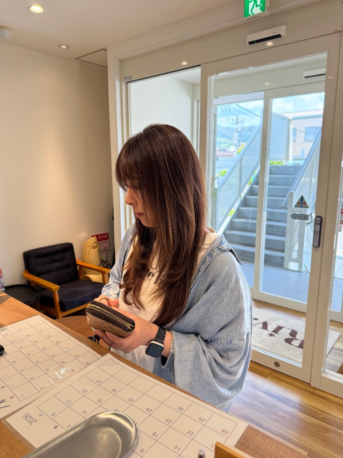 高知市でレイヤーカットを考えている40代女性へ|似合う軽さと動きの選び方