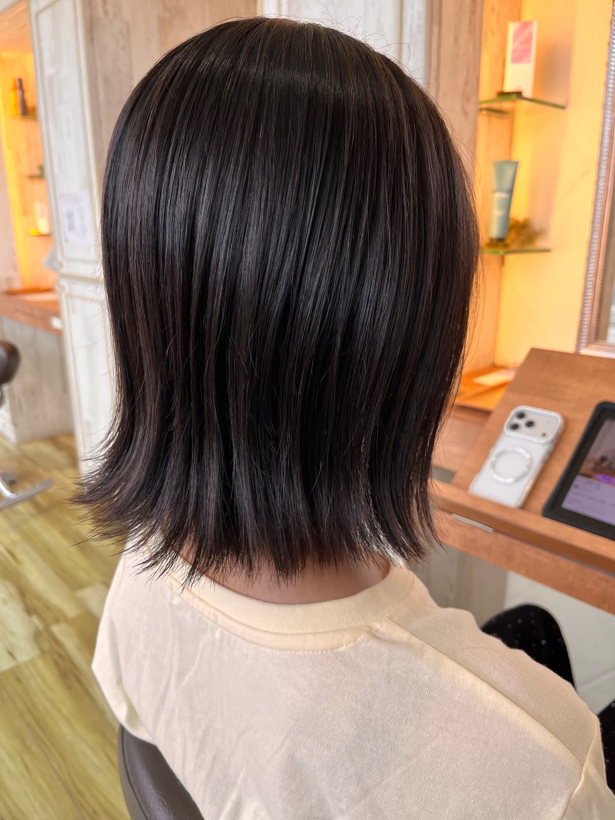 切りっぱなしボブで仕上がりに差が出る理由とは|高知県高知市Riv. by fleur amiの施術事例と選び方