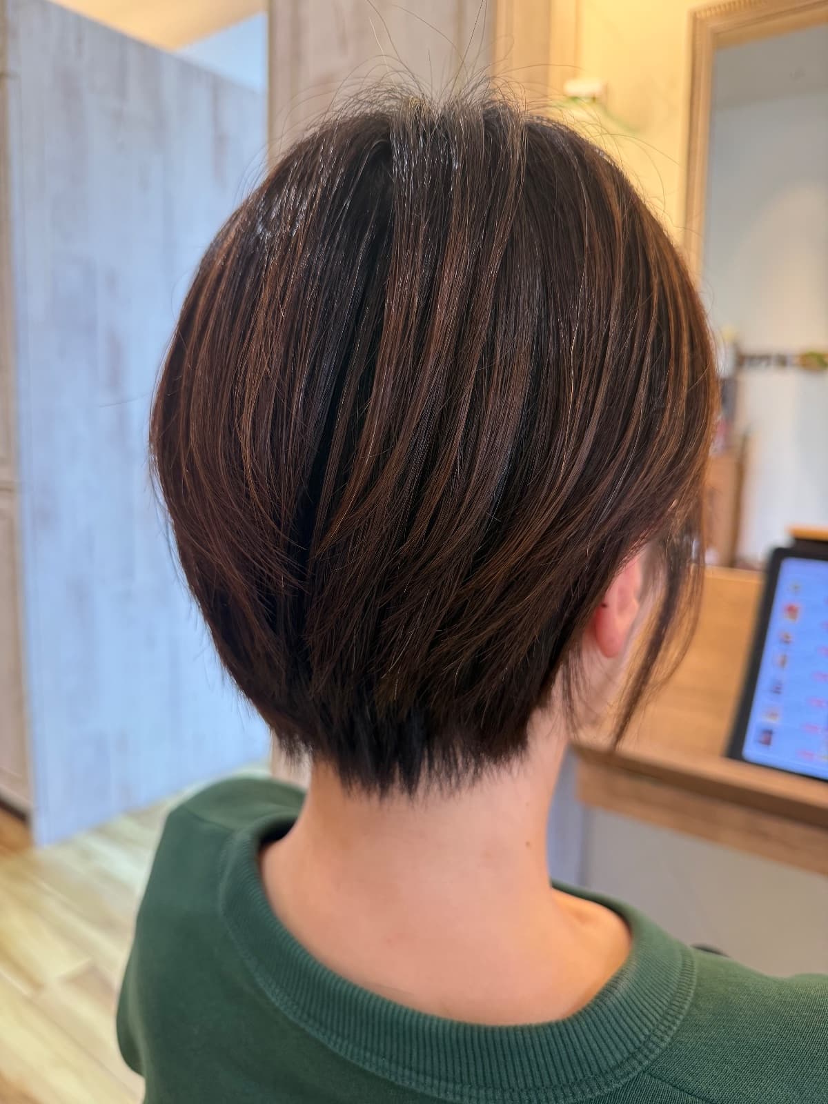 ショートカットで丸みシルエットを叶えるには何が必要?|高知県高知市Riv. by fleur amiの40代向け施術事例